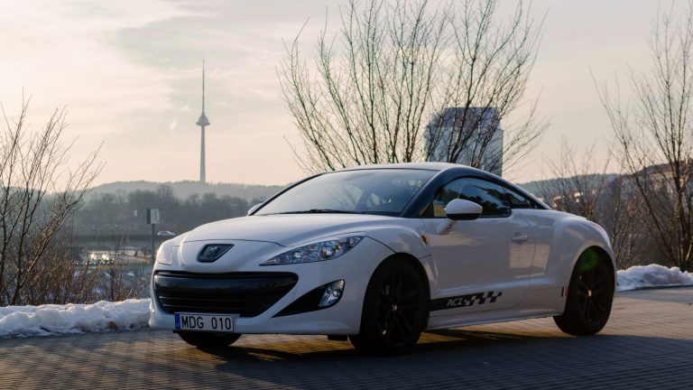 Peugeot RCZ d&rsquo;occasion : prix, fiabilité et points à vérifier