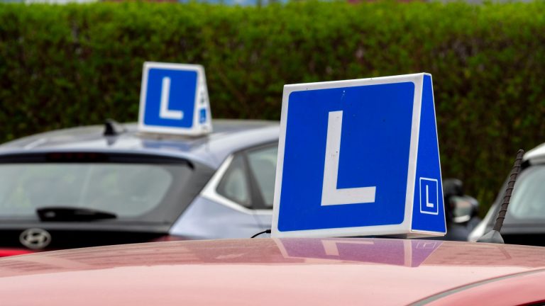 Prix du permis E : combien coûte réellement la formation ?